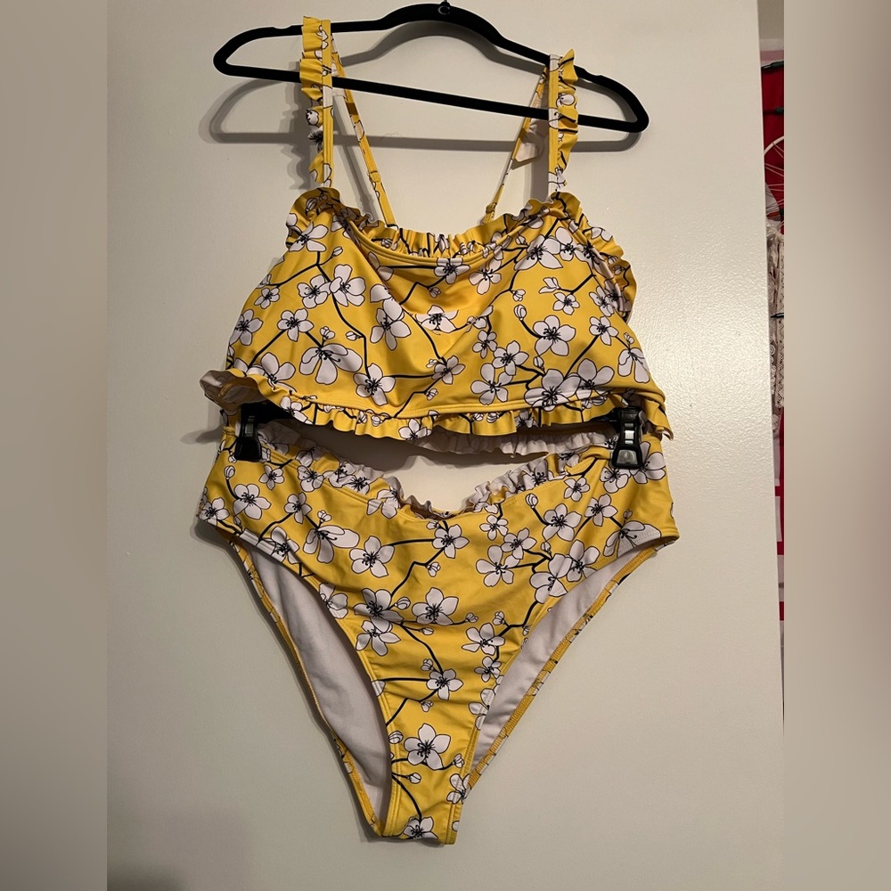 SHEIN Two Piece Bathing Suit